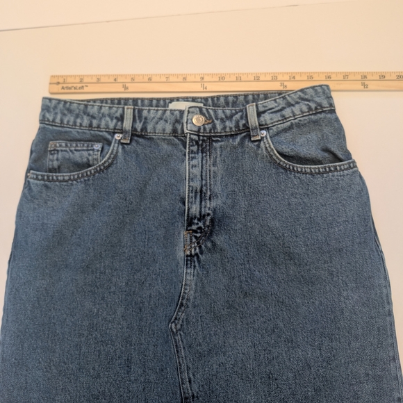 H&M Blue Denim Maxi Skirt With Slit In Front. Pockets Front And Back - Picture 4 of 5